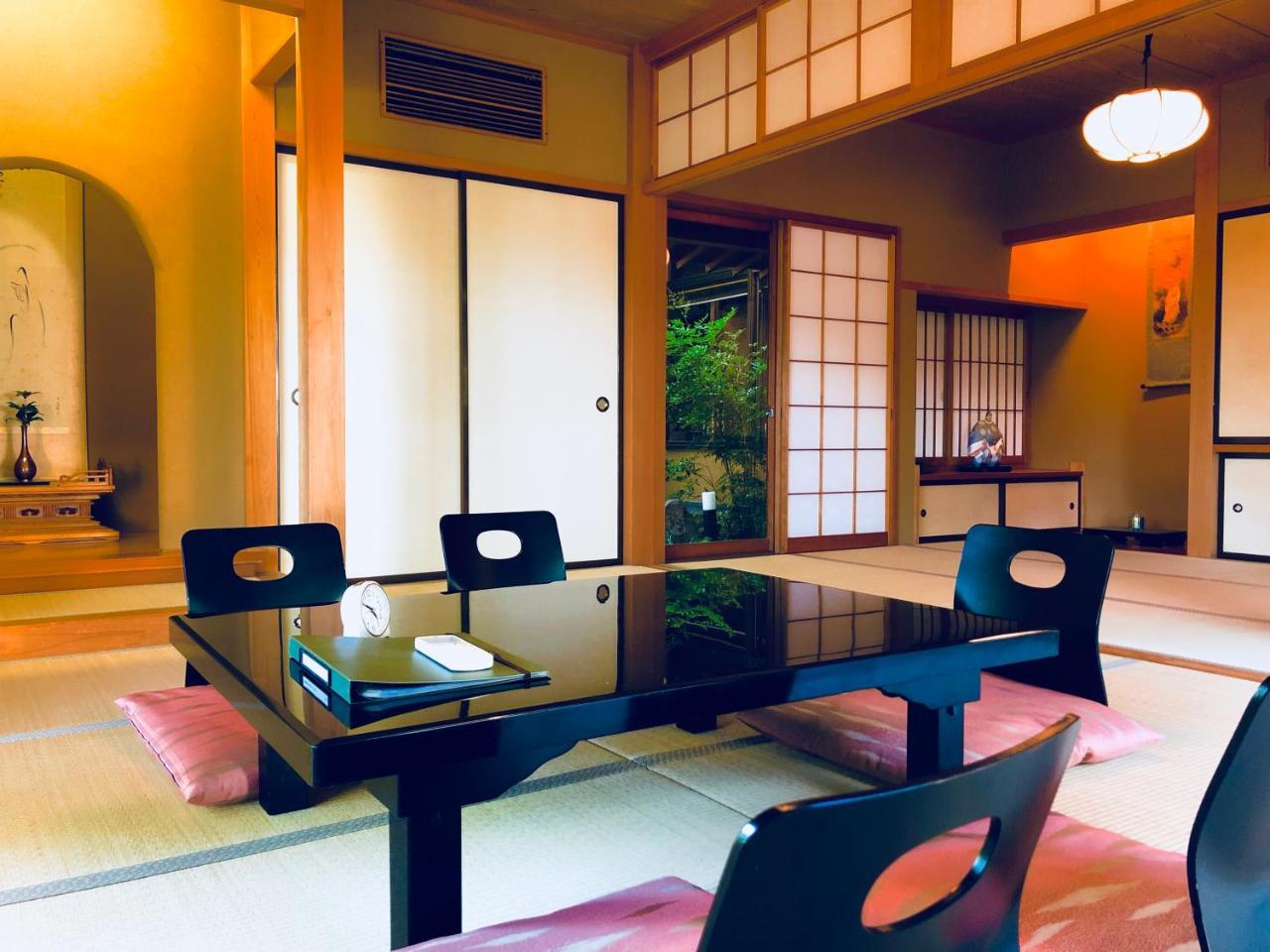 Ryutakuzenji 宿坊 Такасакі Екстер'єр фото